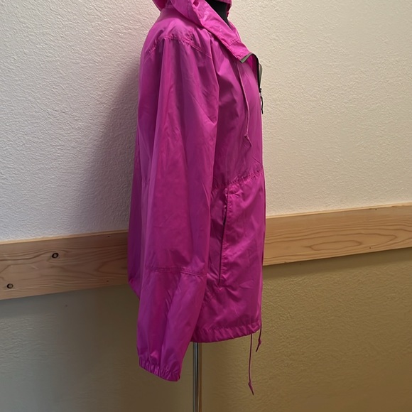 Columbia light weight wind breaker 💗 - Picture 3 of 5
